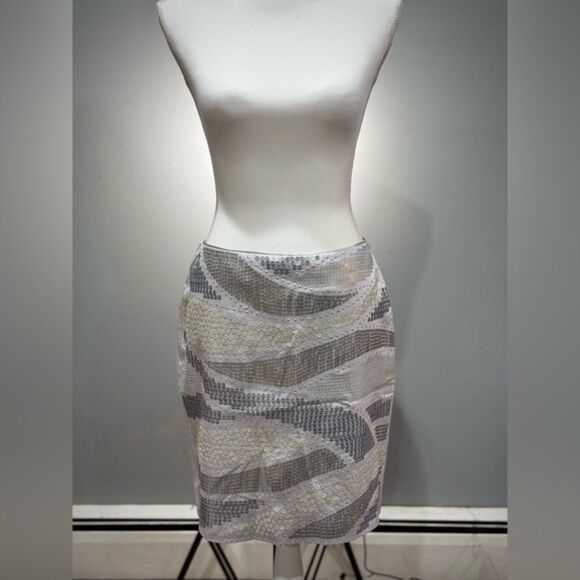 CLEARANCE! Gray WHBM Zigzag Sequin Studded Skirt Size 4 EUC - Picture 1 of 5